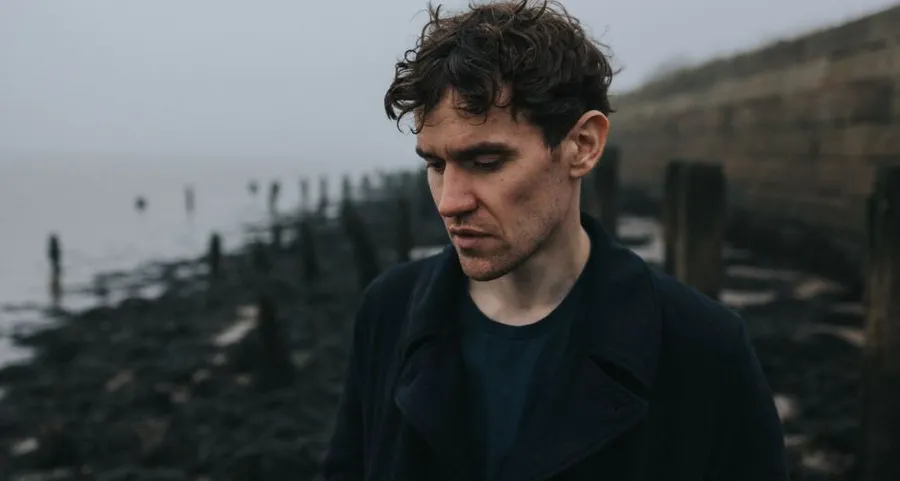 Tommy Ashby’s Liar Liar: A Disarmingly Honest Confessional Wrapped in Indie Folk Gold