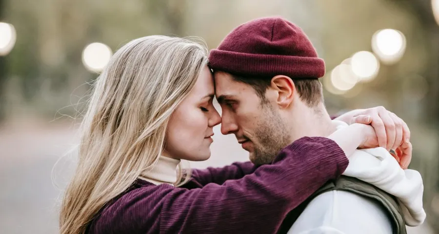 Twin Flame vs Soulmate: The Key Differences Explained