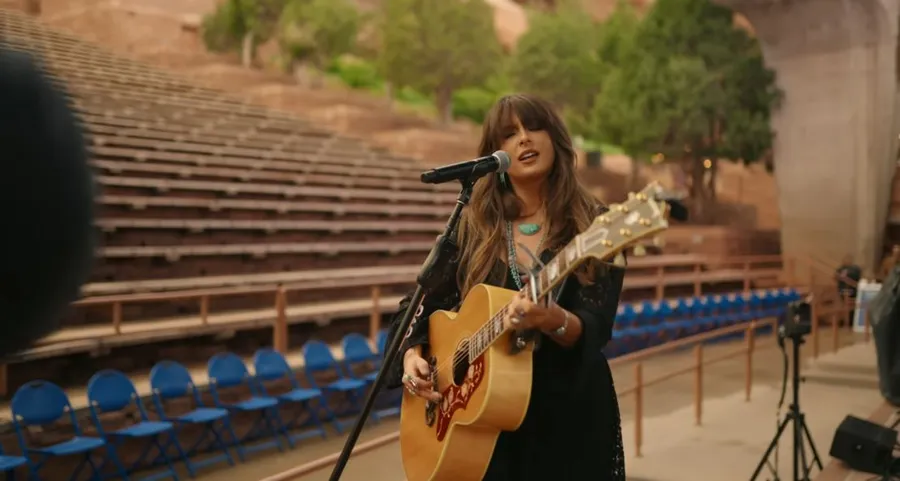 Ella Langley & Riley Green’s You Look Like You Love Me Lyrics: A Country Duet That’s Bold, Playful, and Timeless