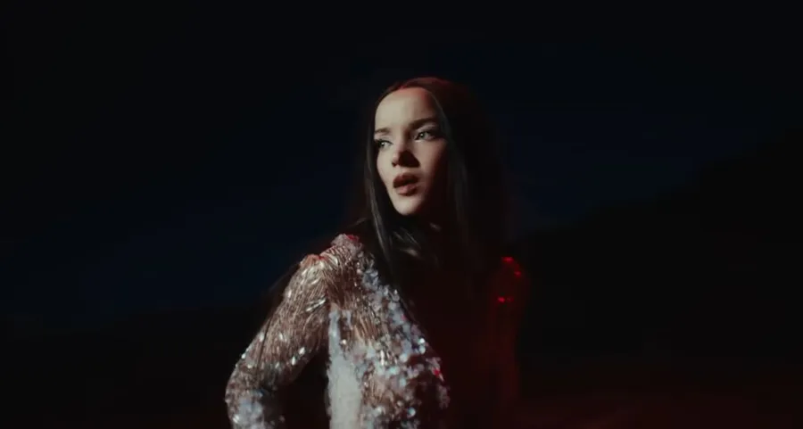 Dove Cameron’s Romeo Lyrics: A Dark-Pop Dream That Feels Fated