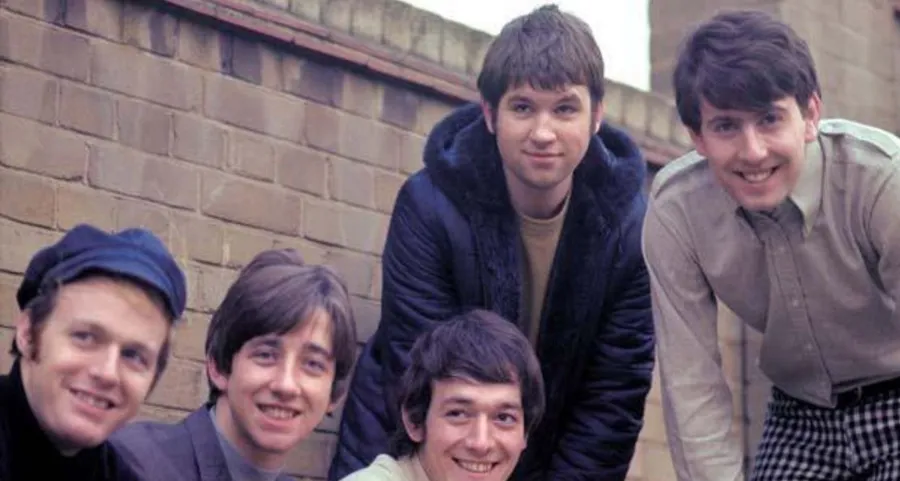 The Hollies – The Air That I Breathe Lyrics Meaning: A Love Song That Asked for Nothing Else