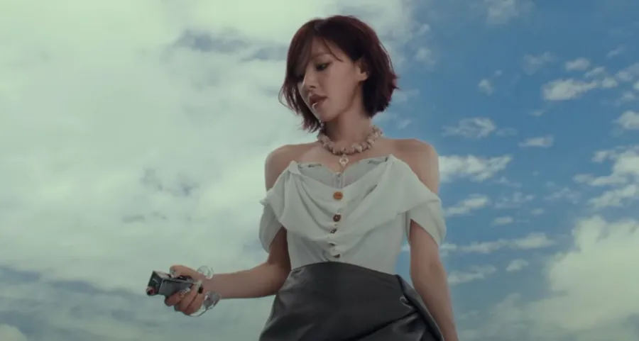 WENDY (웬디) ‘Sunkiss’ MV — the bright, alt-pop lead from Cerulean Verge is out now