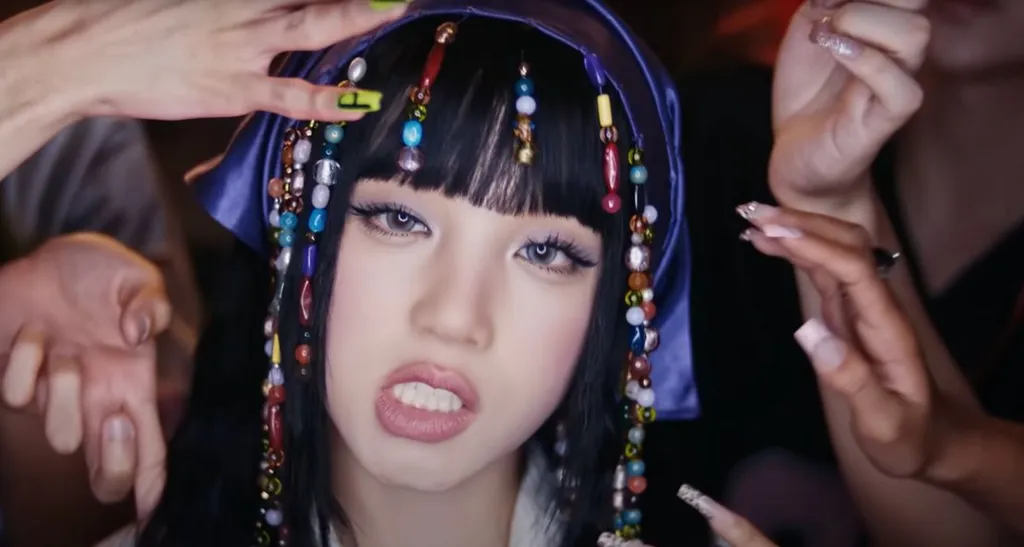 Yuqi “M.O” lyrics meaning: a ‘90s boom-bap kiss-off with receipts