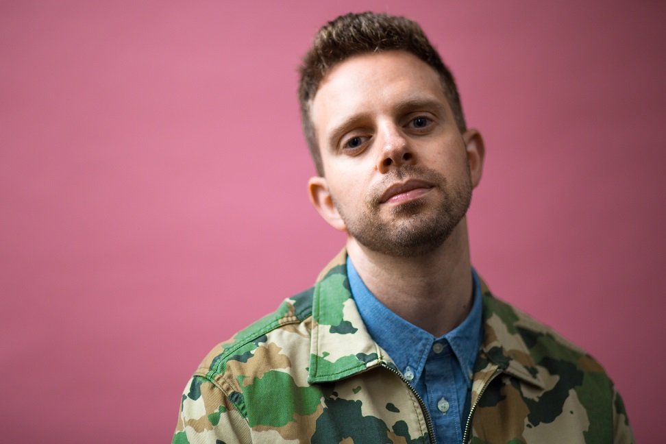 Video Premiere: ‘T-Erase-Her (Him)’ By Vana Blu Vana Blu