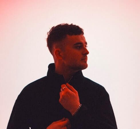 Ross Quinn Drops Electronic Indie Track Breathing Ross Quinn Drops Electronic Indie Track Breathing