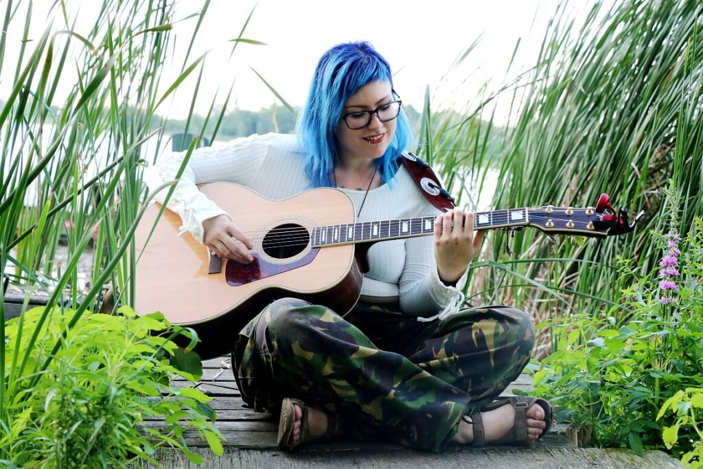 Cassie Noble Releases Her Beguiling New Single So Like Me Cassie Noble Releases Her Beguiling New Single So Like Me