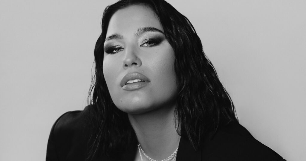 Molly Hammar Gets Feisty On Douchebag Molly Hammar Gets Feisty On Douchebag