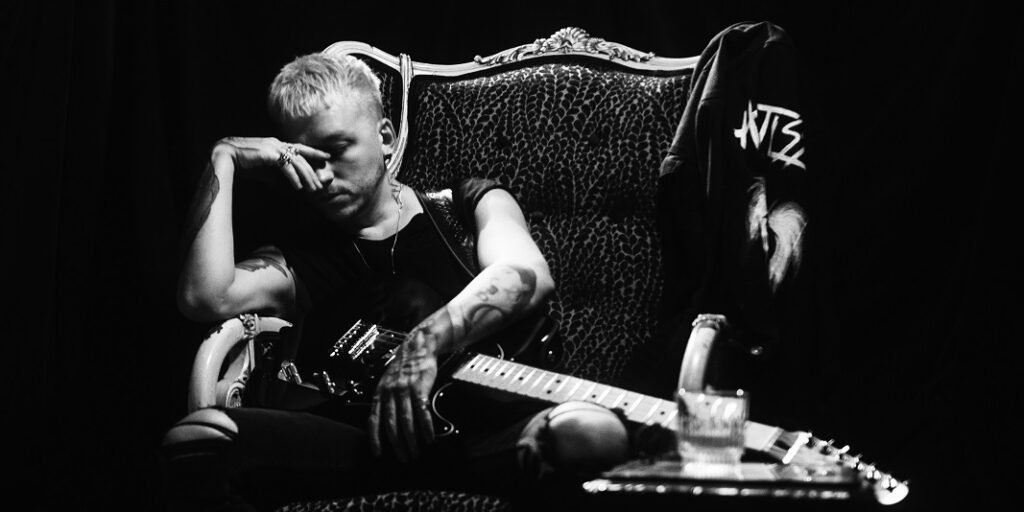 HRTLSS Creates A Mood With New Release Adding Up HRTLSS Creates A Mood With New Release Adding Up