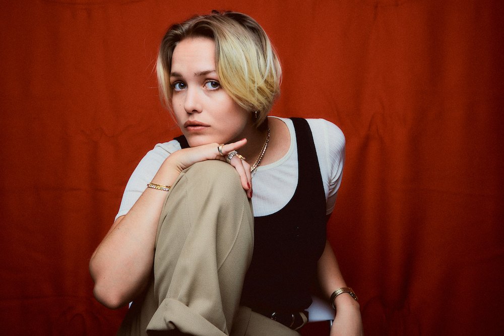 Resa Drops Vulnerable Single Dumb and Numb Resa Drops Vulnerable Single Dumb and Numb