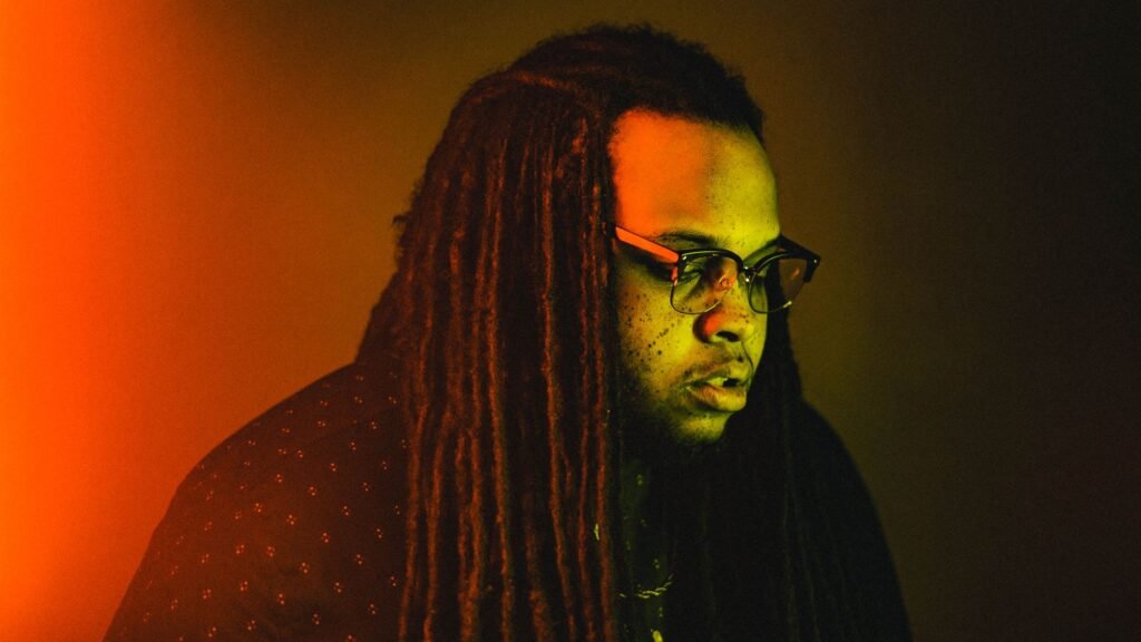 KID TRAVIS' His Girlfriend - A Retro-Inspired Ode to Love Triangles and Secrets