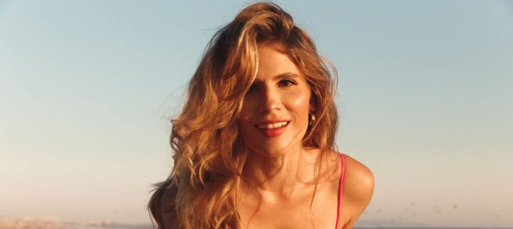 Laura Rizzotto's Papaya: A Bossa Nova Infused Pop Delight