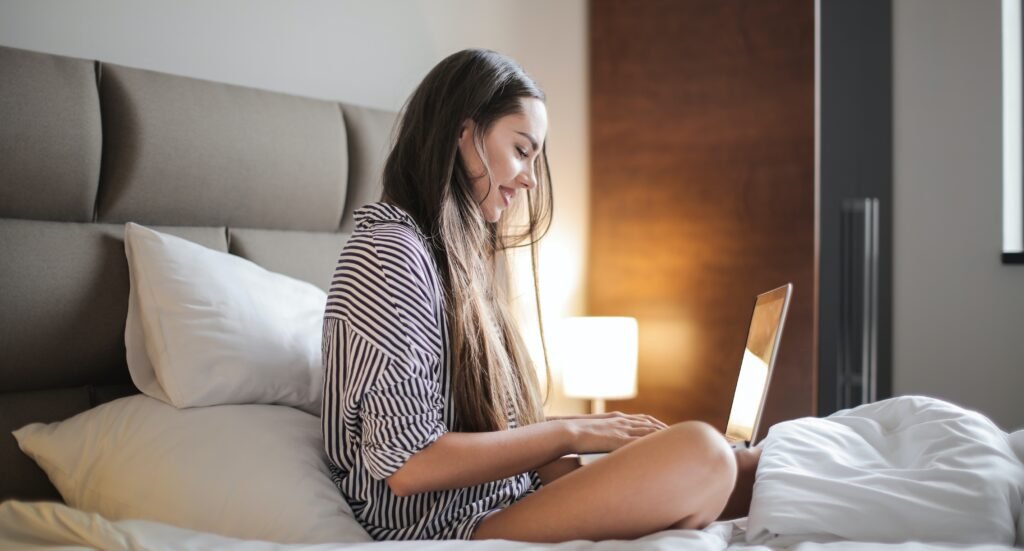 Swipe Right: The Impact of Dating Apps on Modern Romance