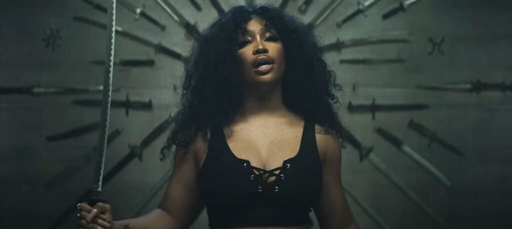SZA in Kill Bill holding a Katana