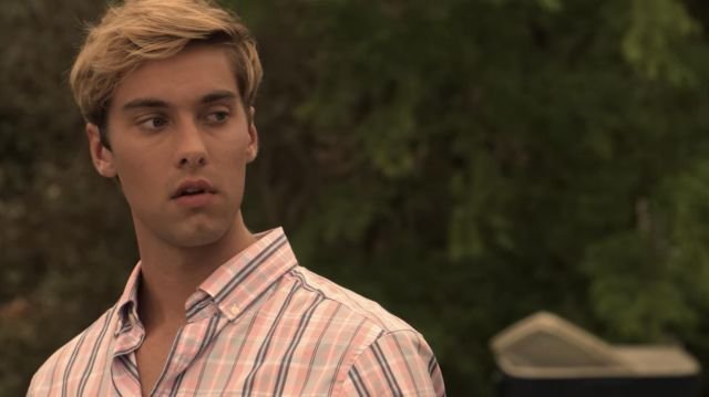 Austin North plays Topper