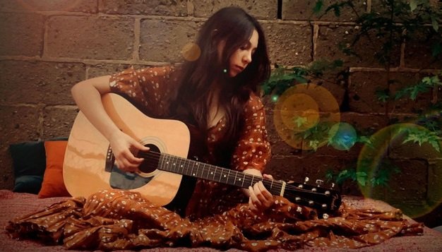 Amelie Lucille’s Mess: Heartbreak, Healing, and Self-Love Explored Amelie Lucille's Mess: Heartbreak, Healing, and Self-Love Explored