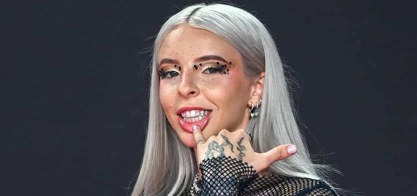 Young Miko: The Meteoric Rise of Latin Trap’s New Sensation Young Miko: The Meteoric Rise of Latin Trap’s New Sensation