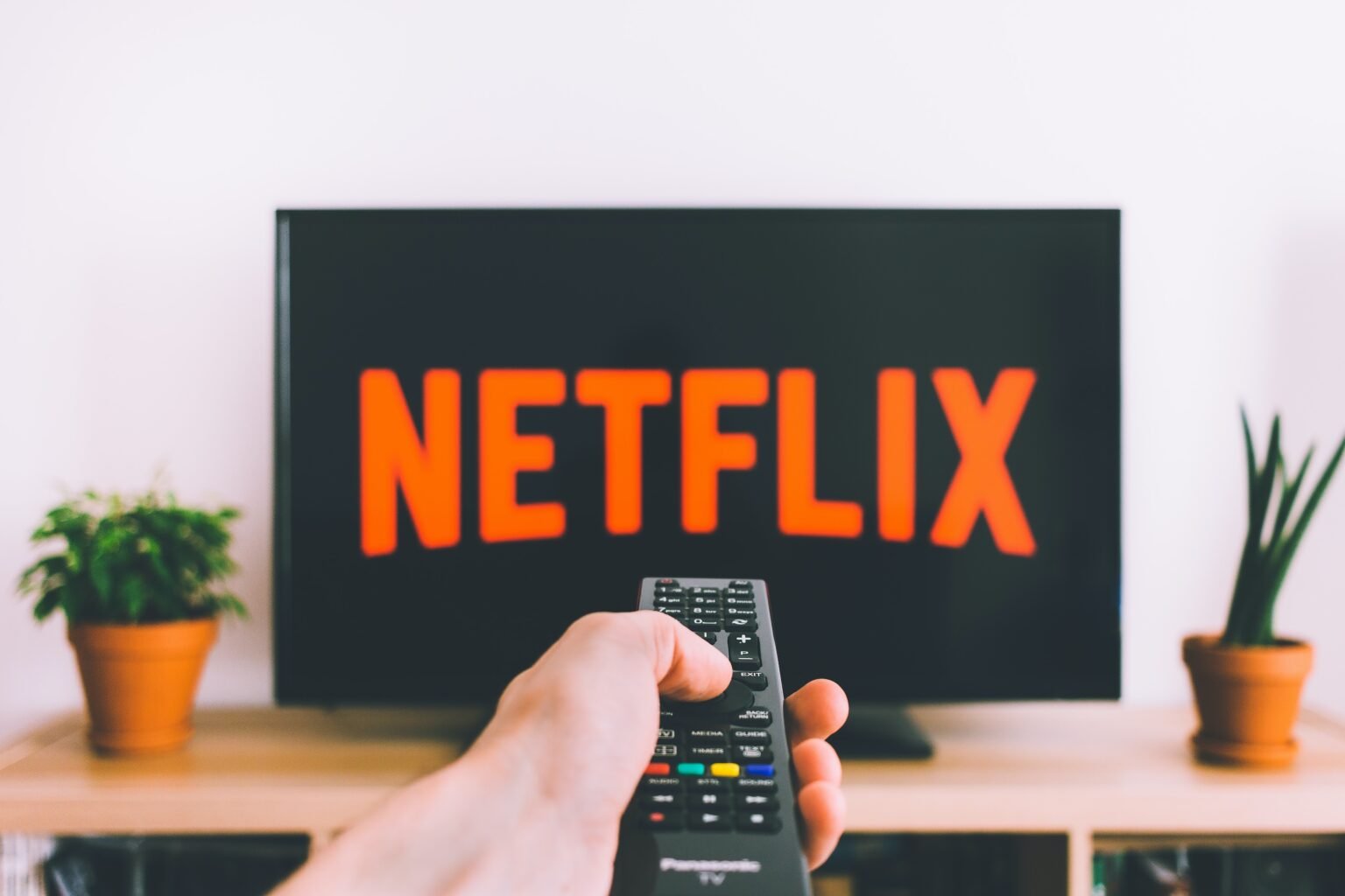 Netflix's Ingenious Crackdown on Password Sharing: A Comprehensive Analysis