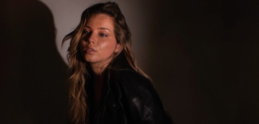 Cate Tomlinson’s So Cool So Mean Is A Sultry Dive Into The Tumultuous Waters Of Infatuation Cate Tomlinson's So Cool So Mean Is A Sultry Dive Into The Tumultuous Waters Of Infatuation