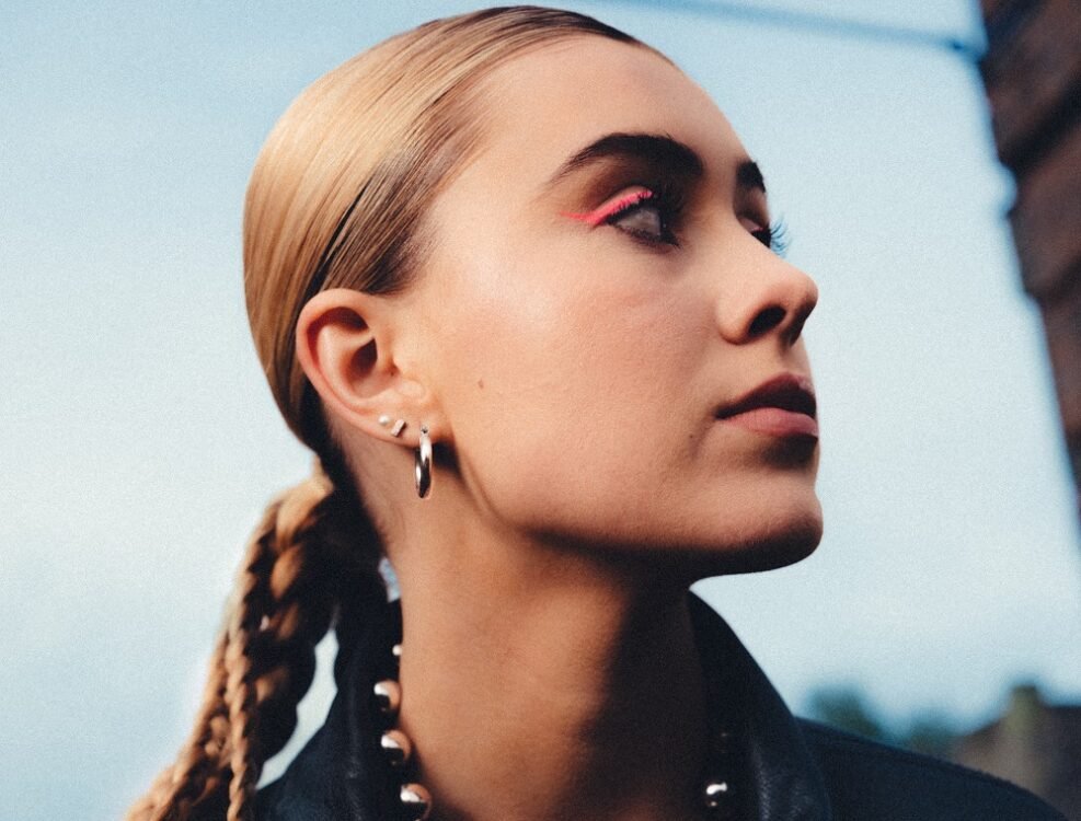 Fiona Harren’s What Do I Do Redefines Indie-Pop With Emotional Depth and Sonic Mastery Fiona Harren's What Do I Do Redefines Indie-Pop With Emotional Depth and Sonic Mastery