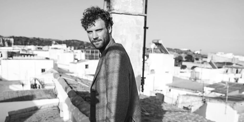 Blanco White’s Una Noche Mas: A Heartfelt Journey Through Love’s Memories Blanco White's Una Noche Mas: A Heartfelt Journey Through Love's Memories