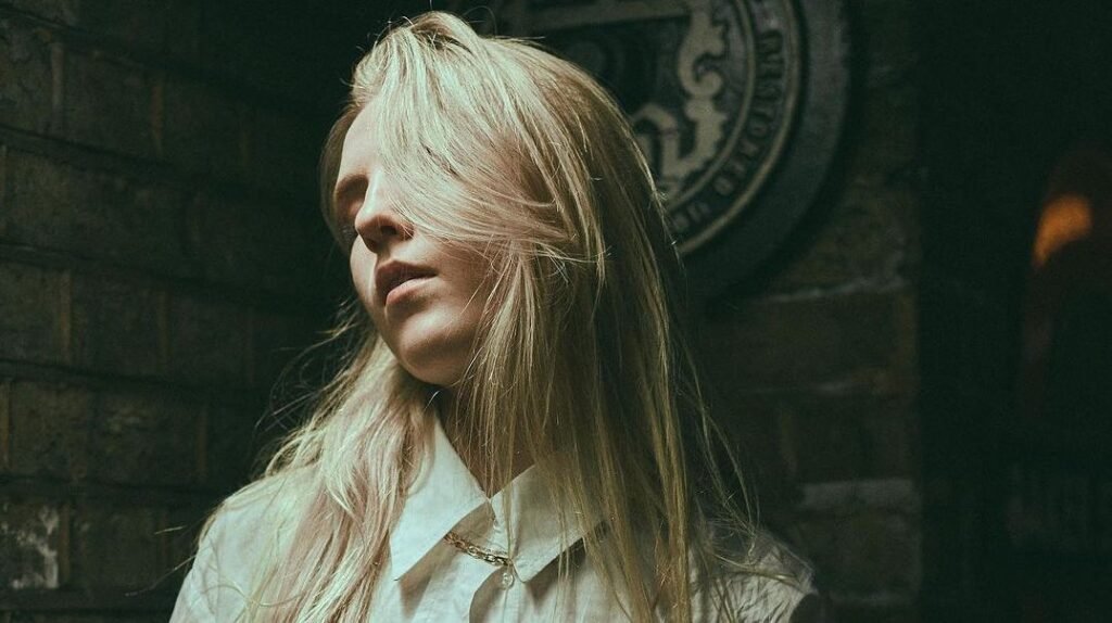 Hattie Oates' Dreamy Dive into Vulnerability: You Could Love Me Back