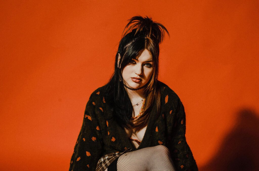 The Rise and Resonance of ABCDEFU: Gayle’s Anthem of Heartbreak and Empowerment