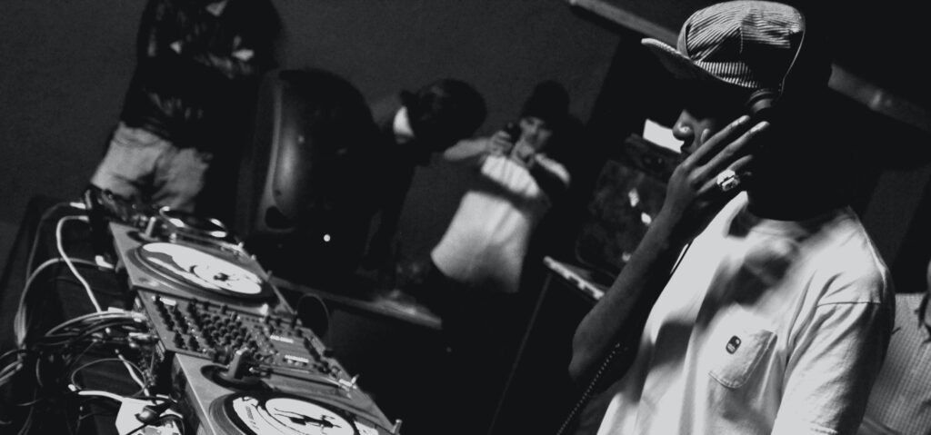 The Ultimate Guide to Trap Music: Origins, Evolution, and Influence The Ultimate Guide to Trap Music: Origins, Evolution, and Influence