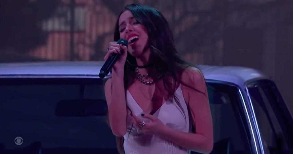 Olivia Rodrigo Perform drivers license at 2022 Grammys