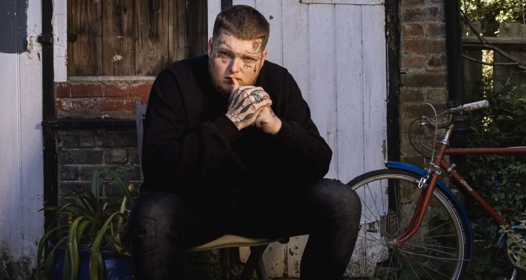 Finding Clarity in Love: Lewis Fitzgerald’s Soulful R&B Odyssey Finding Clarity in Love: Lewis Fitzgerald's Soulful R&B Odyssey