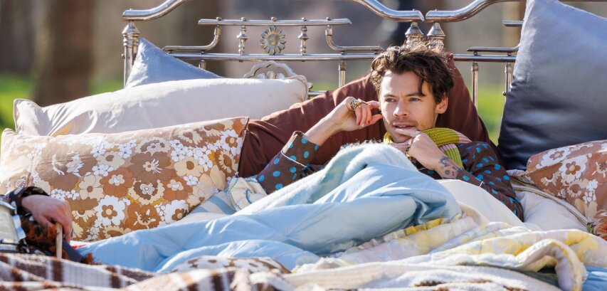 The Meaning Behind Harry Styles Late Night Talking Lyrics The Meaning Behind Harry Styles Late Night Talking Lyrics