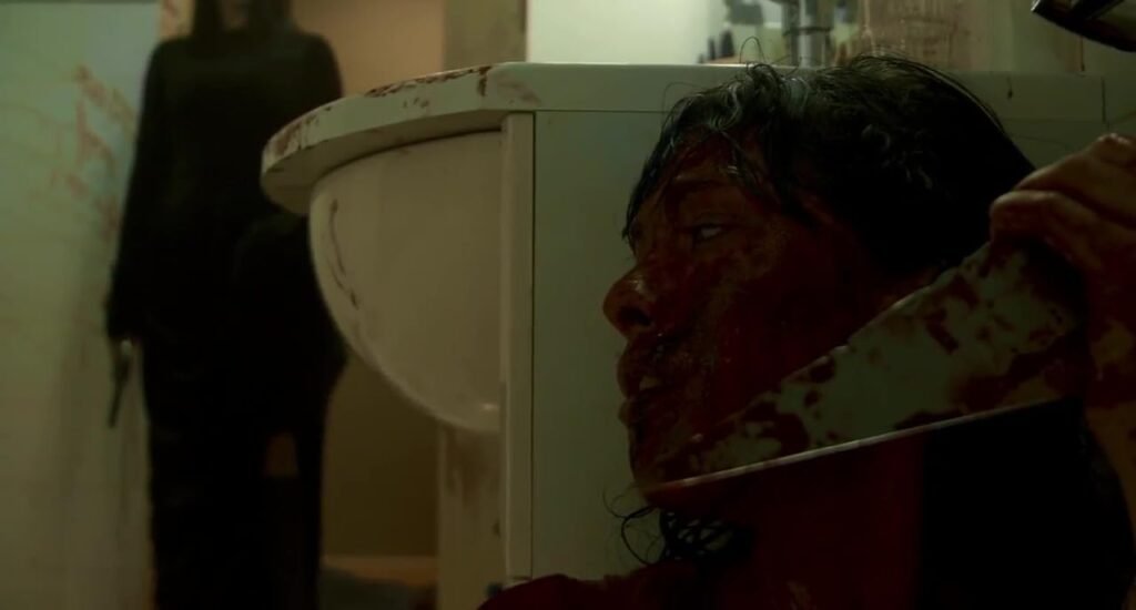 Béatrice Dalle and Alysson Paradis in Inside (2007)