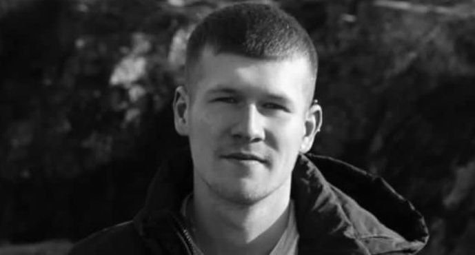 Tomo Mother Don’t You Cry: A Haunting Indie-Folk Tale Tomo Mother Don't You Cry: A Haunting Indie-Folk Tale