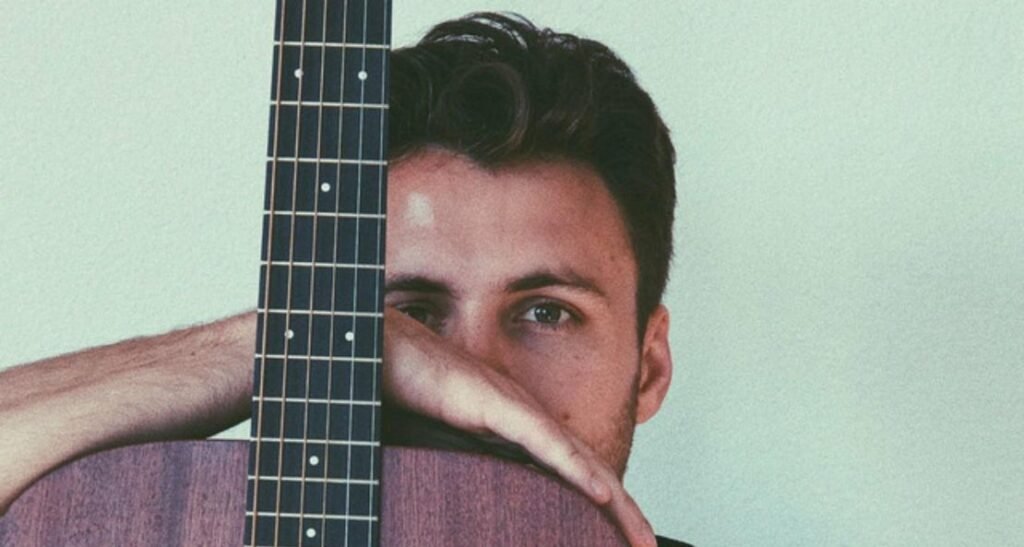 Common Hours Casts A Dreamy Spell With Things Of That Nature Common Hours Casts A Dreamy Spell With Things Of That Nature