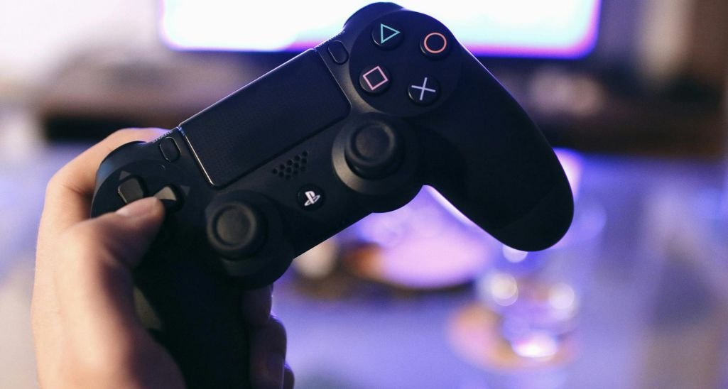 The Spiralling World of Do a Barrel Roll: From Gaming Command to Cultural Phenomenon The Spiralling World of Do a Barrel Roll: From Gaming Command to Cultural Phenomenon