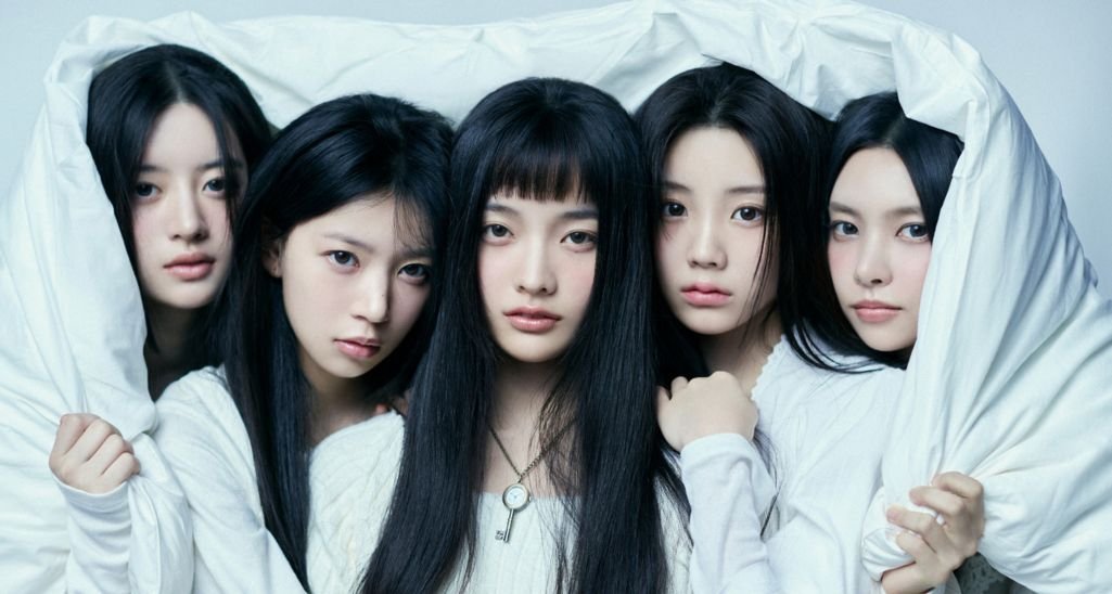 ILLIT Makes Magnetic Debut With Pluggnb/House Hybrid Title Track ILLIT Makes Magnetic Debut With Pluggnb/House Hybrid Title Track