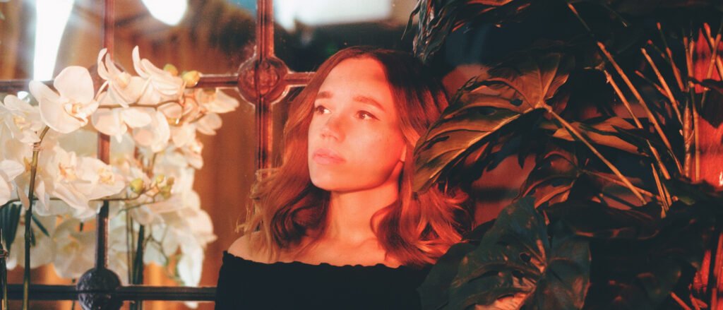 JONES And Aaron Taylor Illuminate With Star JONES And Aaron Taylor Illuminate With Star