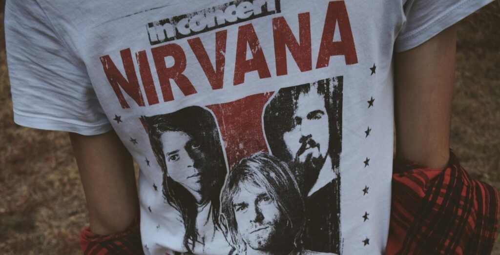 The 90s Grunge Fashion: A Subculture That Defined a Generation The 90s Grunge Fashion: A Subculture That Defined a Generation