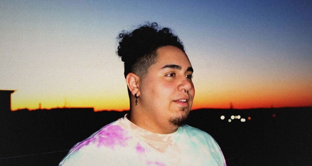 Disconnected By Snøw: A Haunting Dissection of Toxic Love’s Decay Disconnected By Snøw: A Haunting Dissection of Toxic Love's Decay