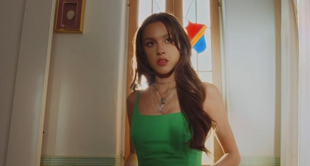 The Story Behind Deja Vu Lyrics by Olivia Rodrigo: A Cathartic Exploration of Heartbreak