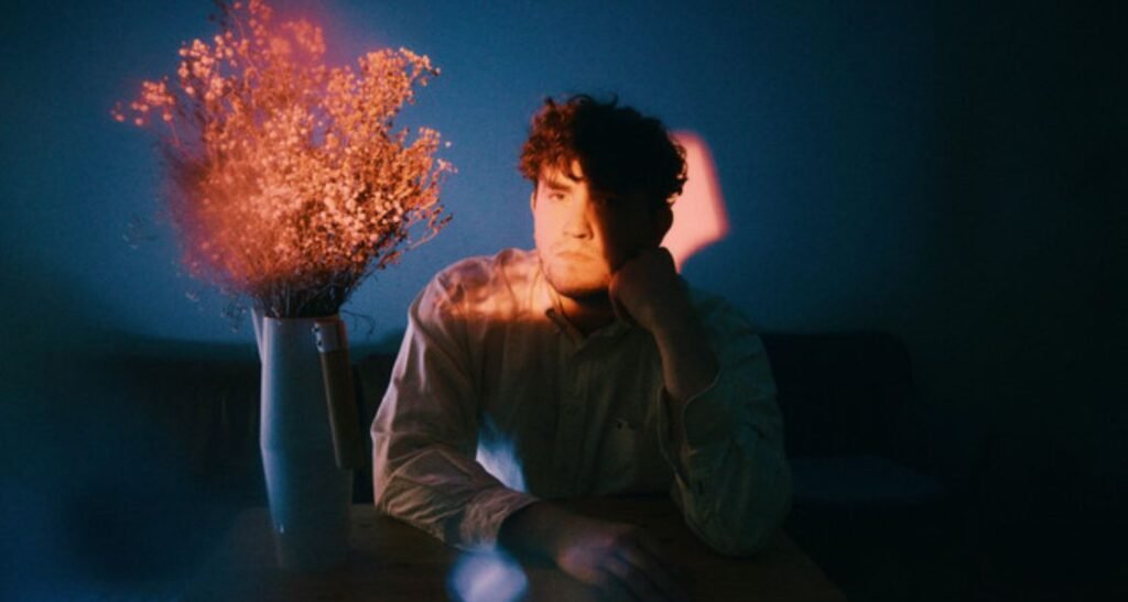 Axel Flóvent's Don't Wait For Summer Is a Radiant Folk-Pop Embrace