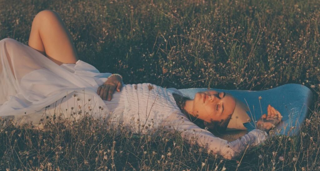 Exploring the Soulful Melodies: The Unique Charm of Indie Folk Music