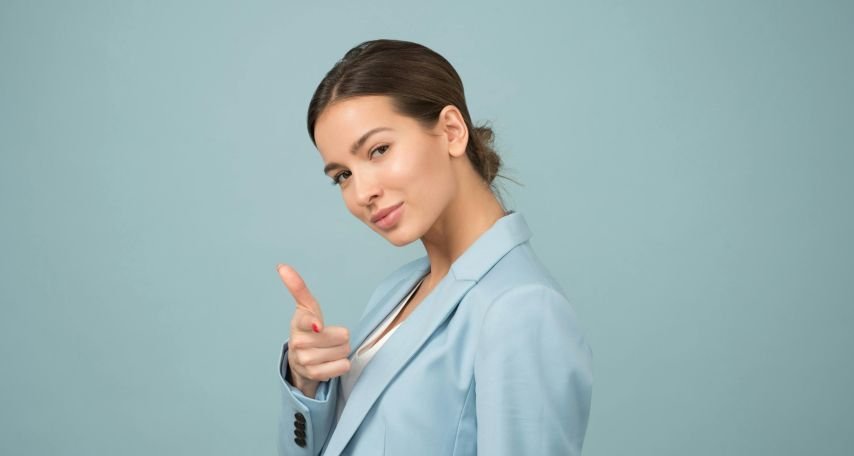 Woman Wearing Blue Shawl Lapel Suit Jacket

