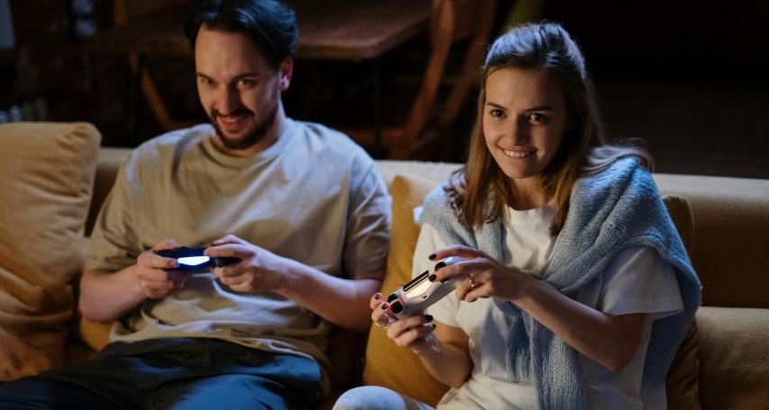 Couple gaming