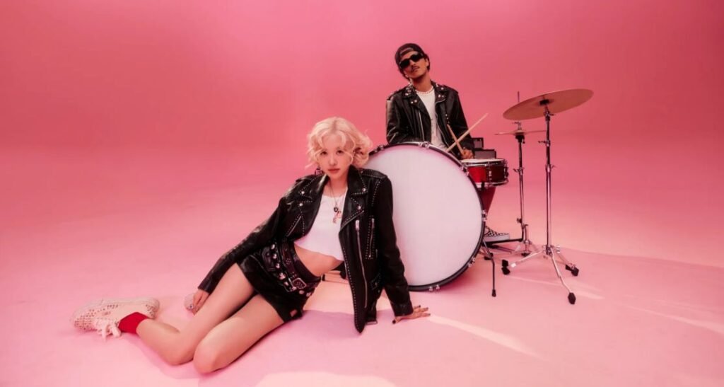 Rosé & Bruno Mars’ ‘APT.’: A Dive into the Lyrics, Meaning, and the Unexpected Nostalgia Rosé & Bruno Mars’ ‘APT.’: A Dive into the Lyrics, Meaning, and the Unexpected Nostalgia