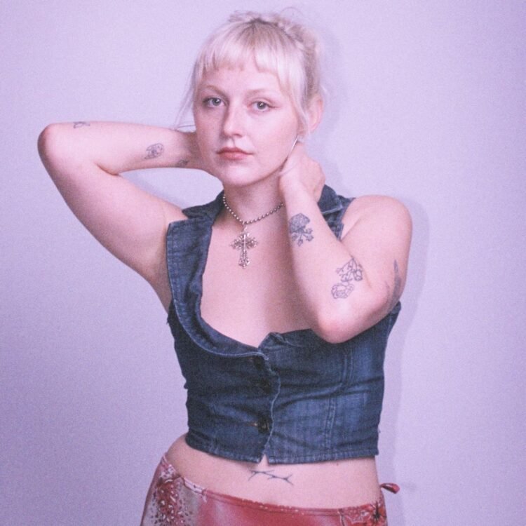 ESSIRAY's LOSE YOU: A Sonic Rollercoaster You'll Want to Ride Again