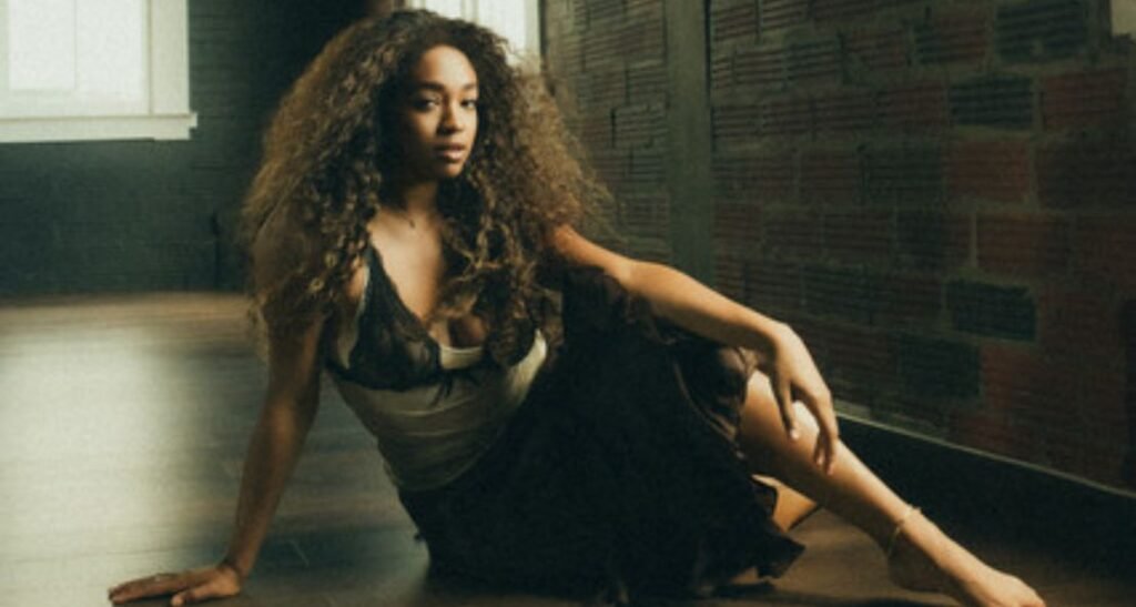 Circles: S!MONE Hits Every Note Right "Circles": S!MONE Hits Every Note Right