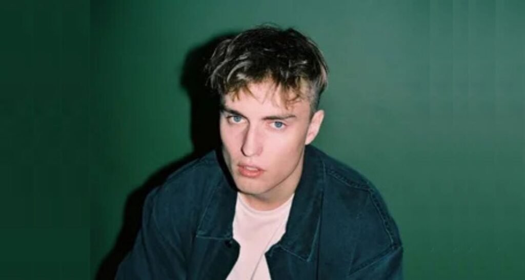 Sam Fender's "Wild Long Lie" Explores Late-Night Confessions and Escape