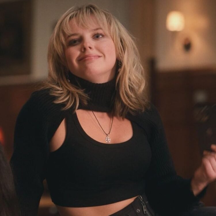 Mia Rodgers in The Sex Lives of College Girls (2021)