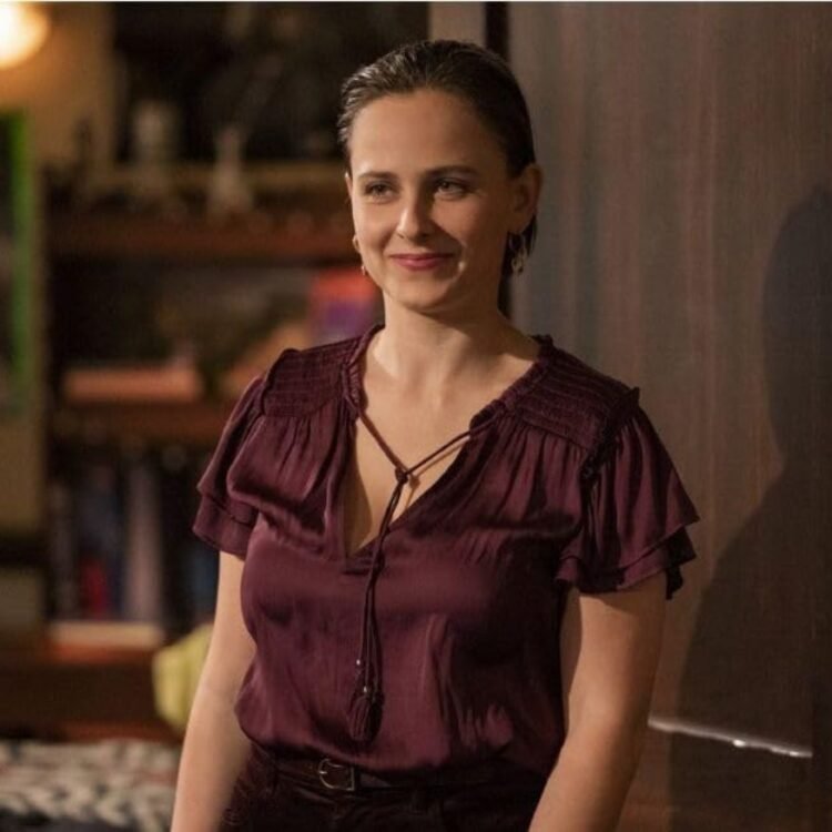 Pauline Chalamet in The Sex Lives of College Girls (2021)