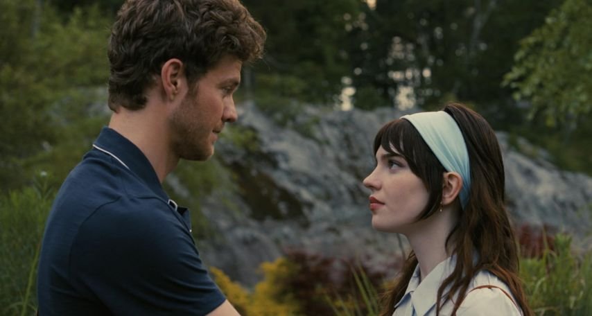 Jack Quaid and Sophie Thatcher in Companion (2025)